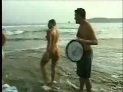 Amateur fuck on the beach (Funny)