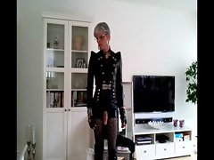 sissy_sexy_leather_outfit_01