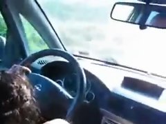 Driving car while italina girlfriend eats my cock. Amateur