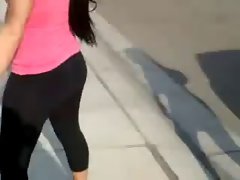 Hot Girl shakes her Ass on street