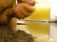 Penis cumshot in the kitchen 2010-08-20