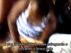 Gordinha deixando sarrar o braco